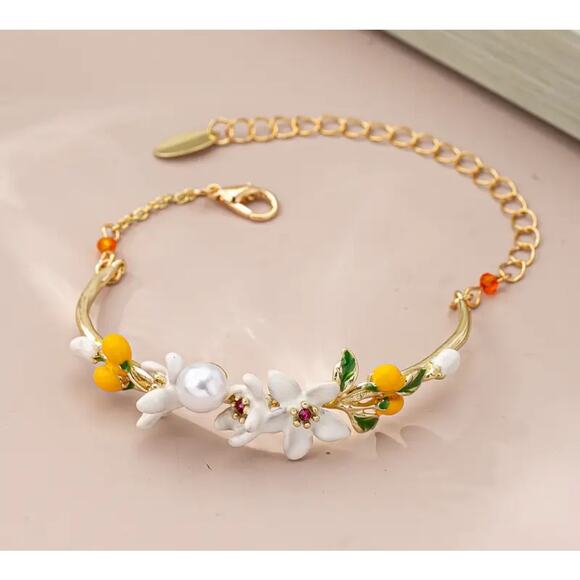 Bracelet Enamel Painted Florals Faux Pearls Gold Chain Cottagecore NWT Dainty - Picture 6 of 6